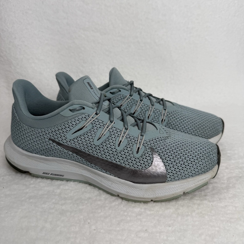Nike Womens Quest 2 Gray Running Shoes Sneakers Size 7 Mesh Lace Up Swoosh Logo